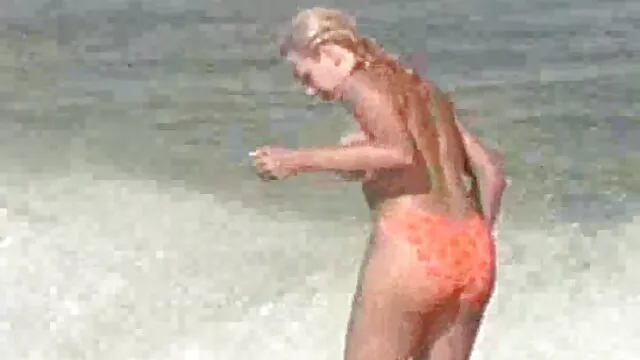 XXX sem registo  A rapariga magra Pôs-me no fim e quem é ridículo no chuveiro filme pornográfico cinema erótico