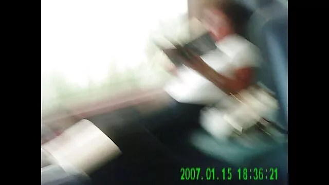 XXX sem registo  A jovem miúda russa mostra uma videos desenhos eroticos máscara na onebcam.