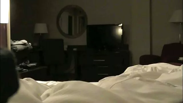 XXX sem registo  Uma secretária filmes antigos eroticos brasileiros com óculos conseguiu foder a rata de uma rapariga excitada.
