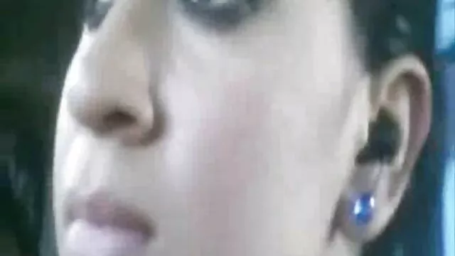 XXX sem registo  O filho fode com a filmes antigos eroticos brasileiros mãe madura com uma cinta de borracha.