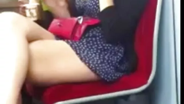 XXX sem registo  O mamilo desperta filmes eroticos femininos as pernas