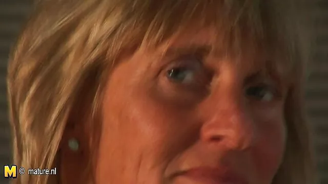 XXX sem registo  Morena russa em videos eroticos com historia todos os buracos