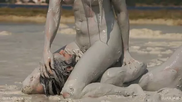 XXX sem registo  Uma linda rapariga russa videos desenhos eroticos trai o namorado por todo o lado.