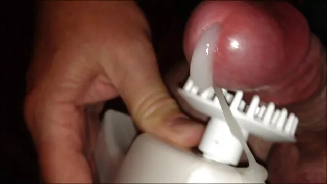 XXX sem registo  Dois videos contos eroticos tipos grandes e morenos a foder com duas pilas.
