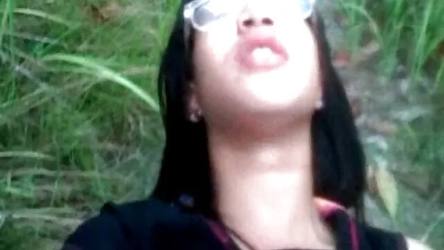 XXX sem registo  A jovem morena é fodida por um homem saudável videos eroticos em portugues e peludo numa rata