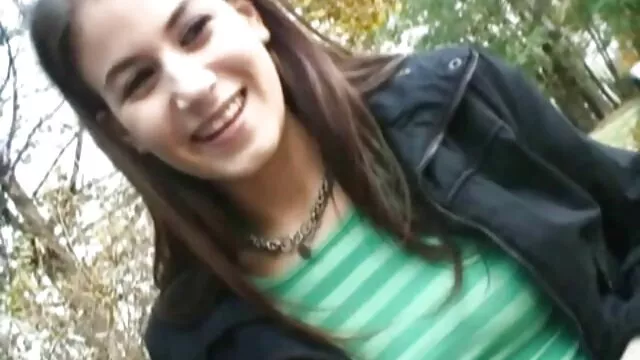XXX sem registo  A tia madura e rica é fodida por um rapaz bonito. ver vidio erotico