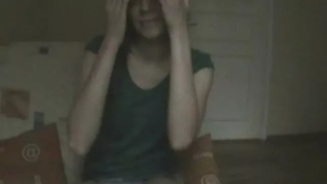XXX sem registo  Ela tinha uma miúda e fez um buraco na filme erótico pornô cum.