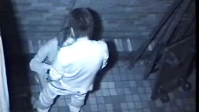 XXX sem registo  Lésbicas giras com máscaras a Lamber óleo videos eroticos antigos