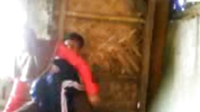 XXX sem registo  Vê o amante a ser fodido pela rata do vídeo pornô erótico amante