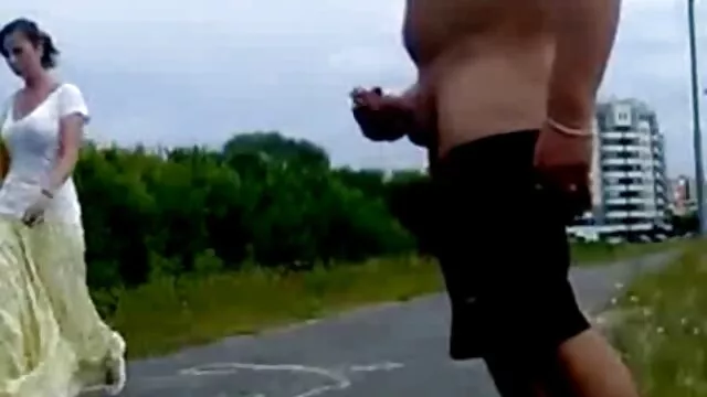 XXX sem registo  Em troca, a video erotico com historia rapariga vai bater num galho.