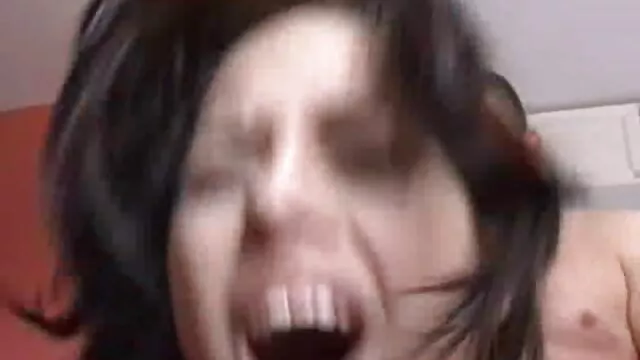 XXX sem registo  Loira bêbeda e filme pornográfico erótico vem-se nos mamilos