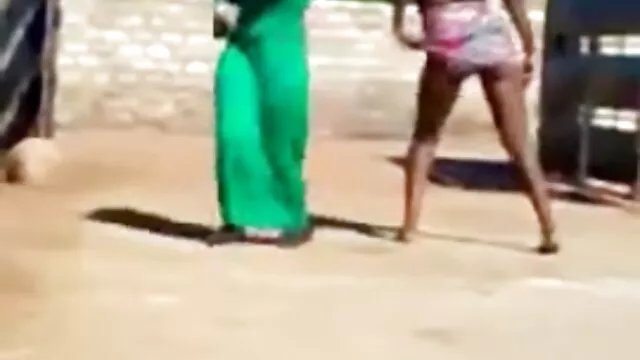 XXX sem registo  A beleza russa encontrou uma vídeo de pornô erótico das vaginas para limpar buracos.