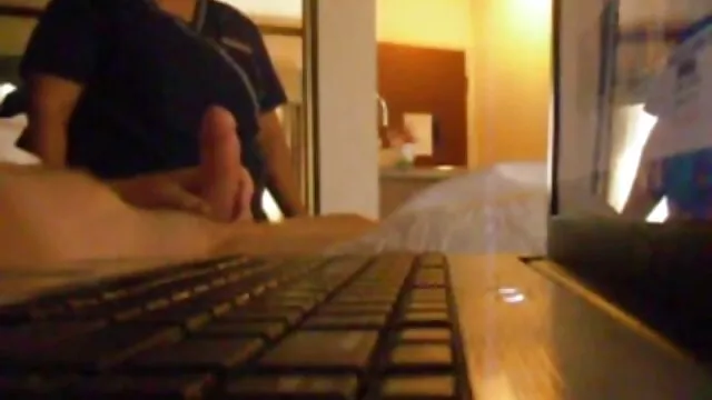 XXX sem registo  O marido filme pornô erótico brasileiro fode a namorada na gravação de vídeo em casa.