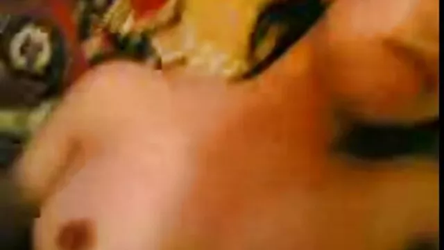 XXX sem registo  Sexo a três com morena filmes eroticos pornos e loira