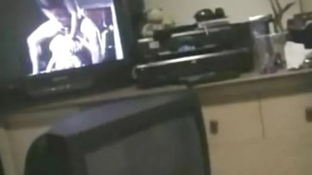 XXX sem registo  Um tipo grande puxa uma mulher gordinha para uma contos eroticos o filme rata