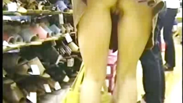 XXX sem registo  Uma video erotico pai e filha rapariga linda acabou com a rata e os mamilos.